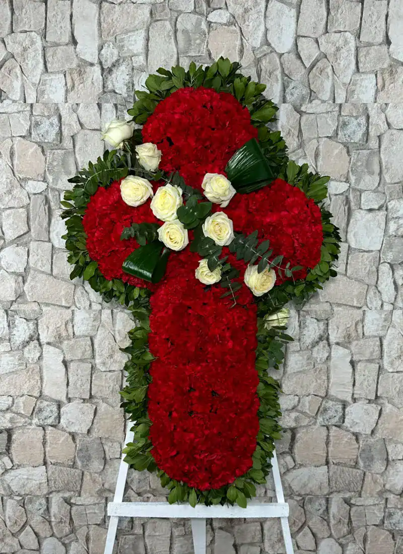 Cruz de flores Carmín